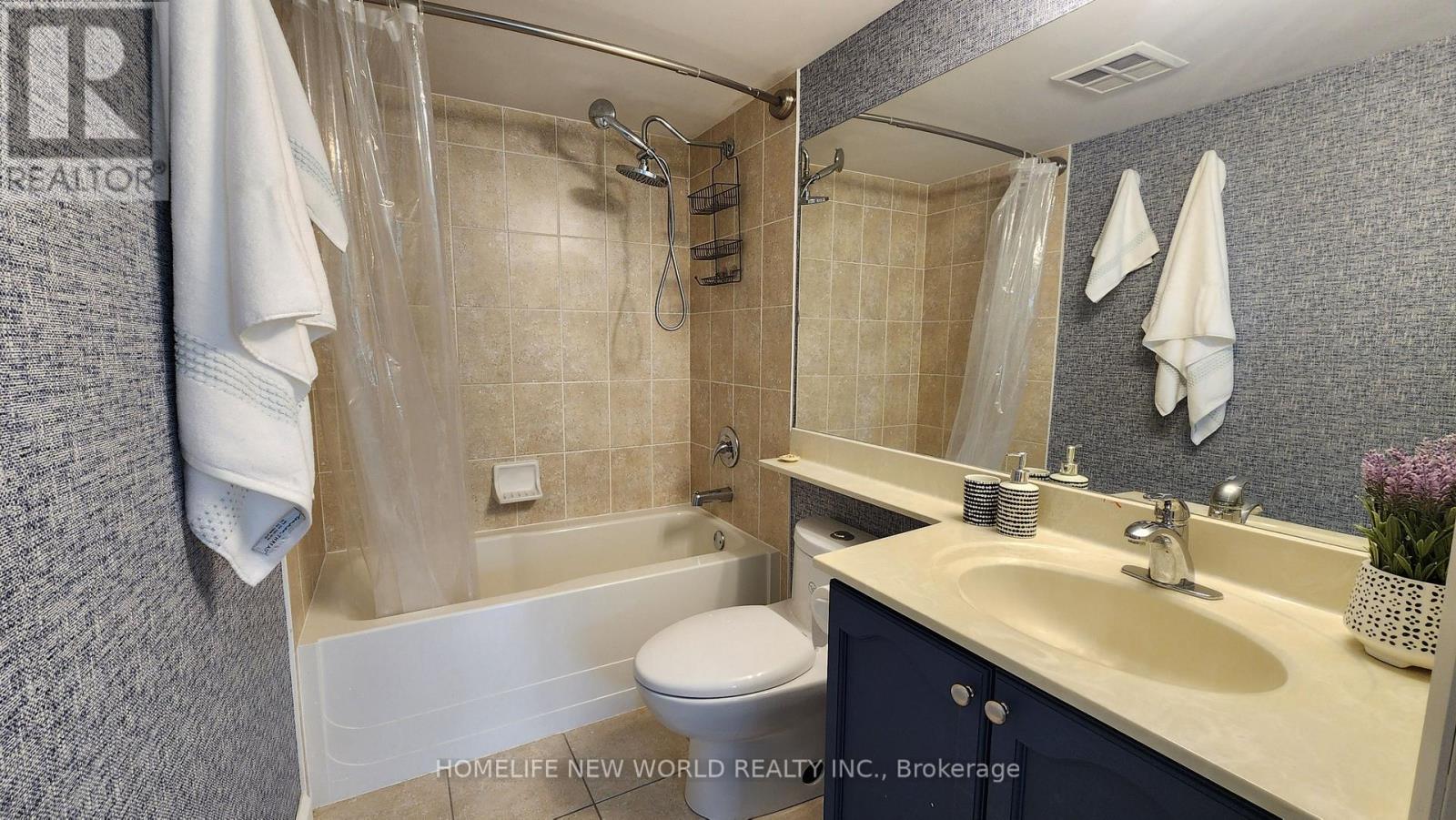 404 - 3830 Bathurst Street Property Photo 12
