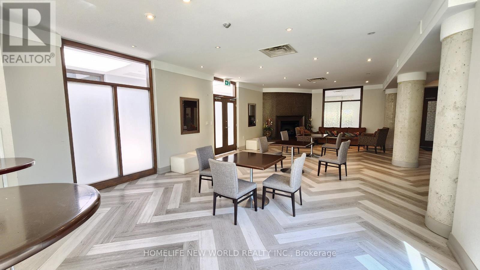 404 - 3830 Bathurst Street Property Photo 33