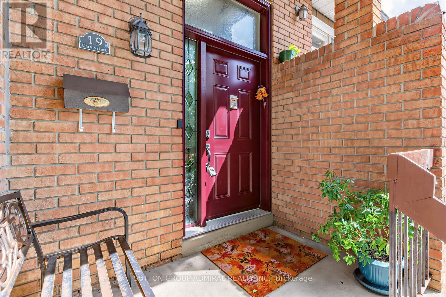 19 Carnival Court Property Photo 3