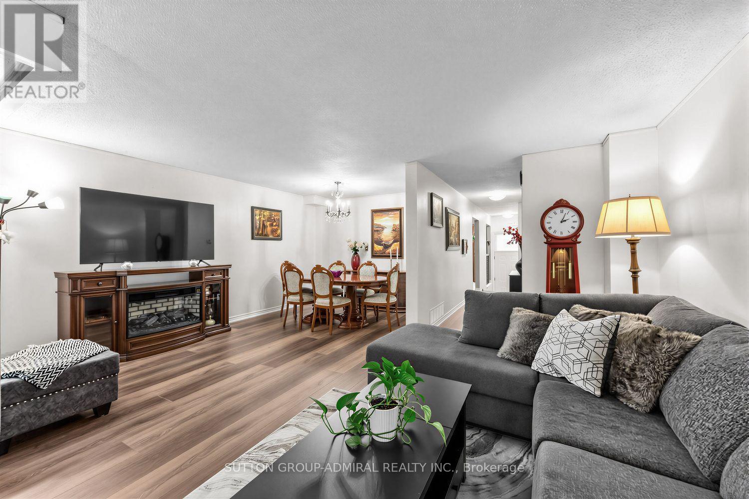 19 Carnival Court Property Photo 8