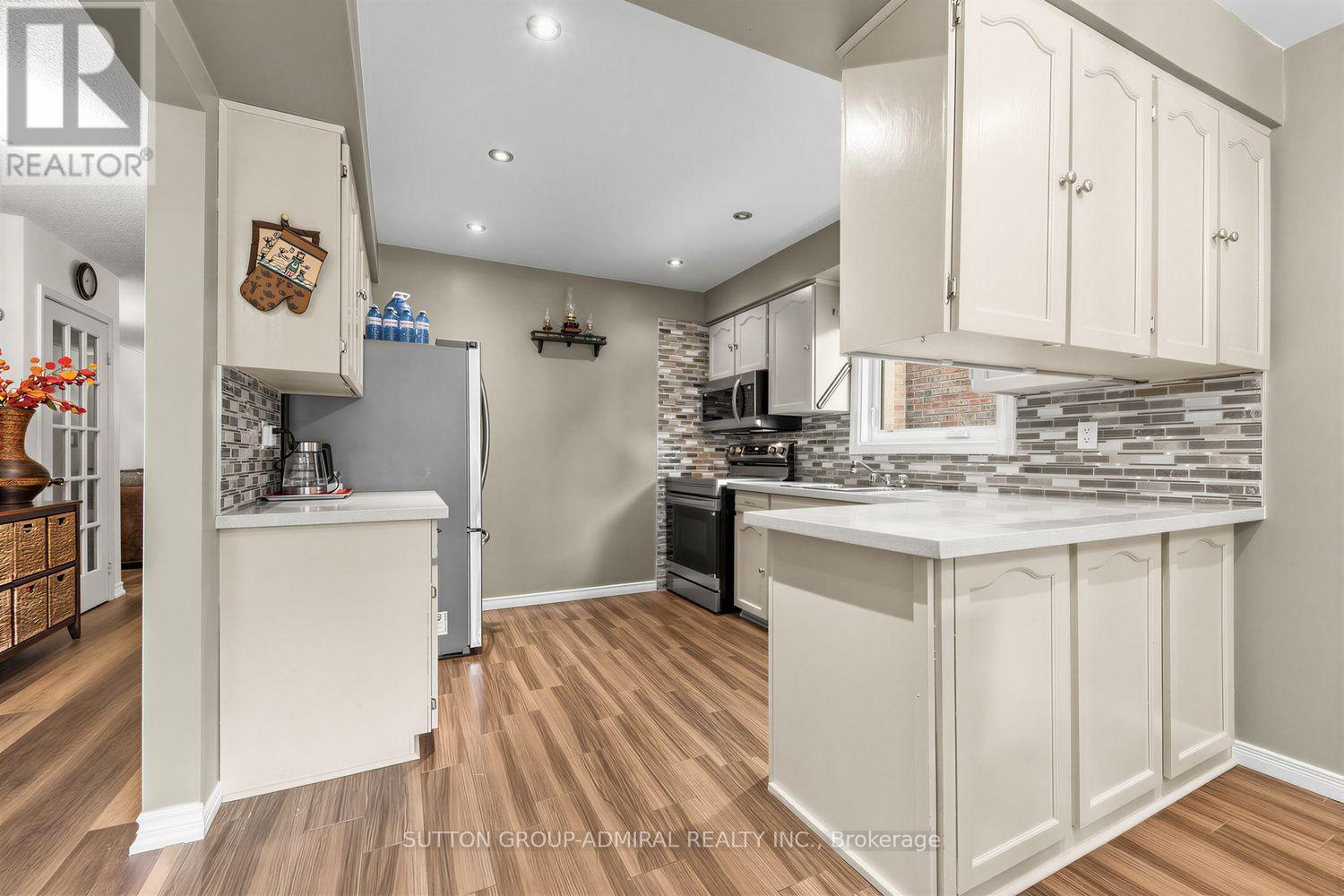19 Carnival Court Property Photo 9