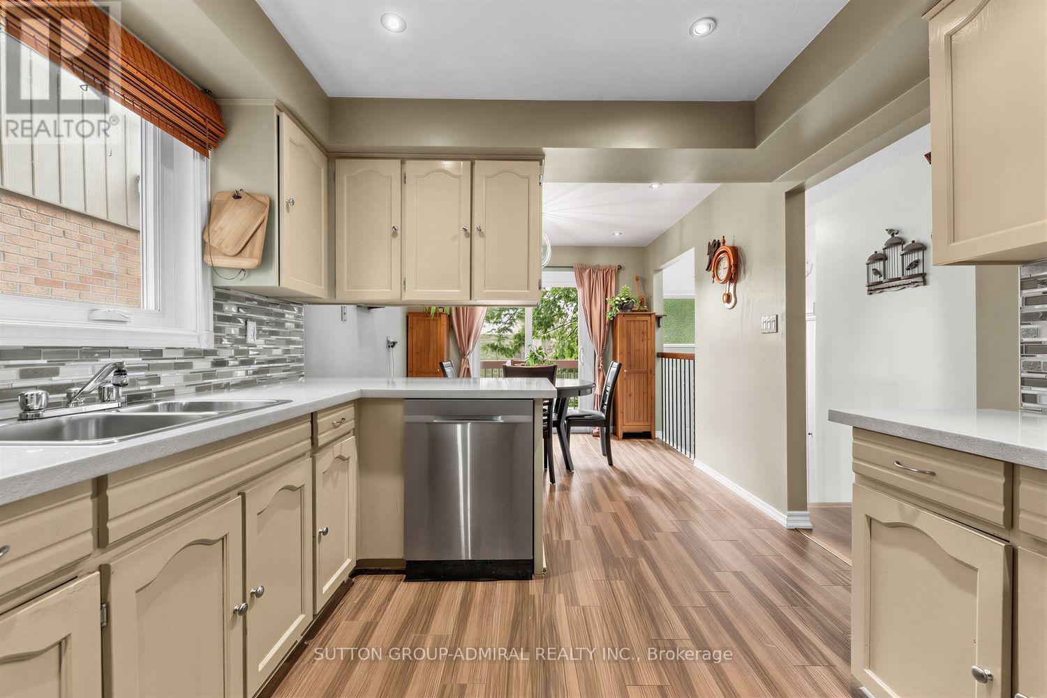 19 Carnival Court Property Photo 11