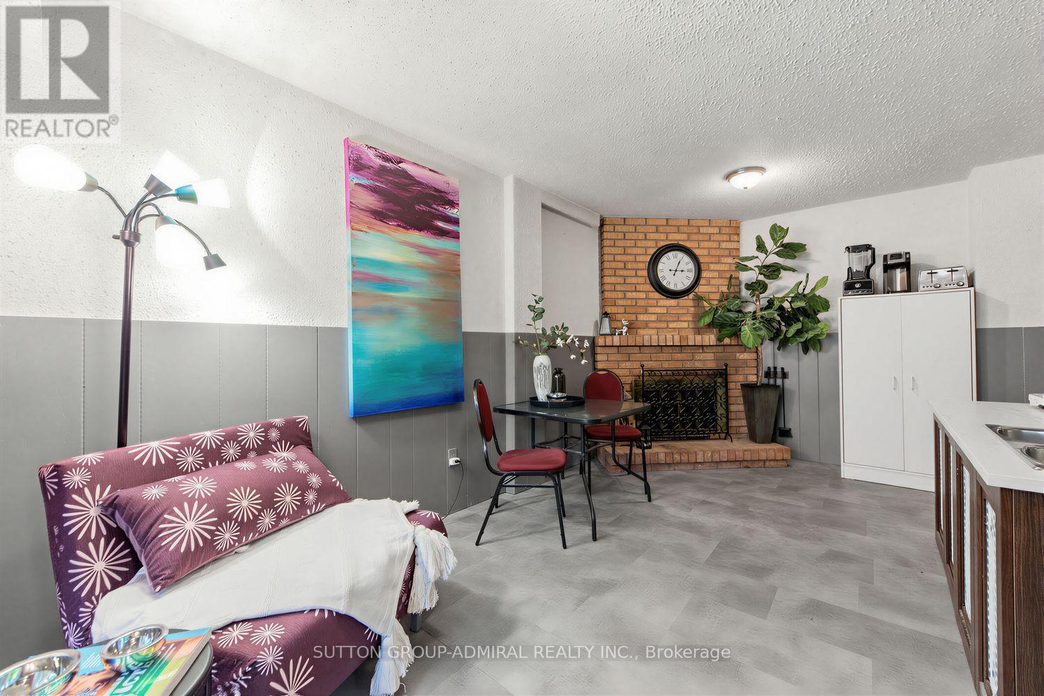 19 Carnival Court Property Photo 29