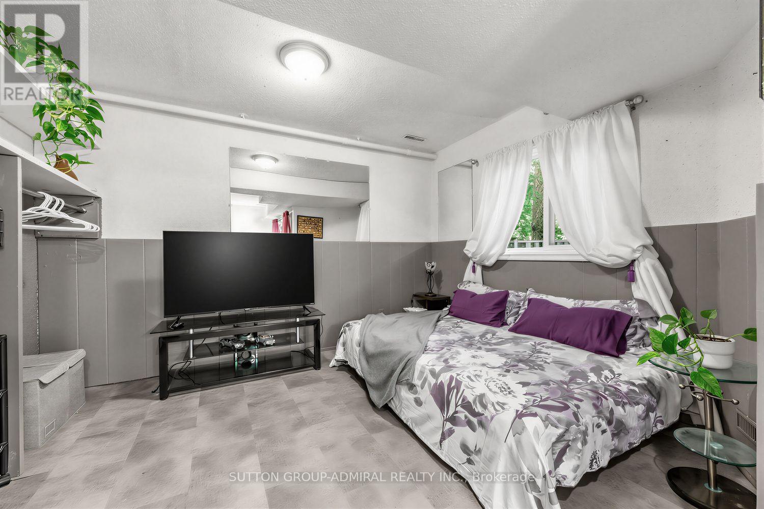 19 Carnival Court Property Photo 32