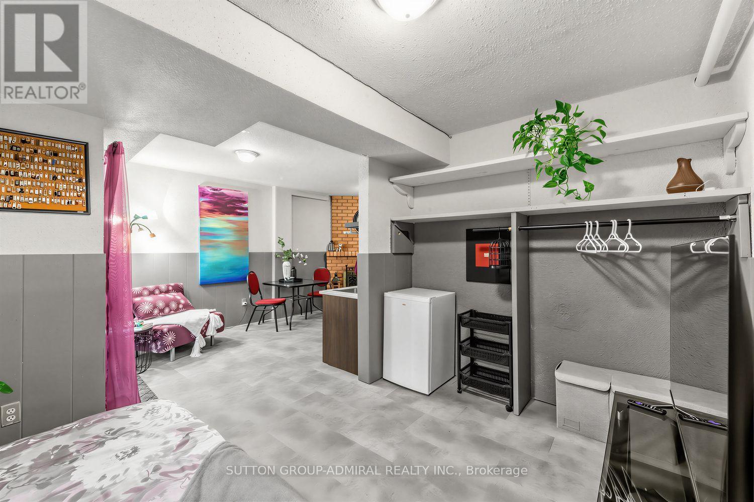 19 Carnival Court Property Photo 33