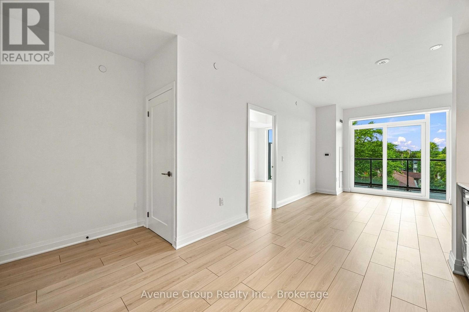 414 - 700 Sheppard Avenue W Property Photo 4