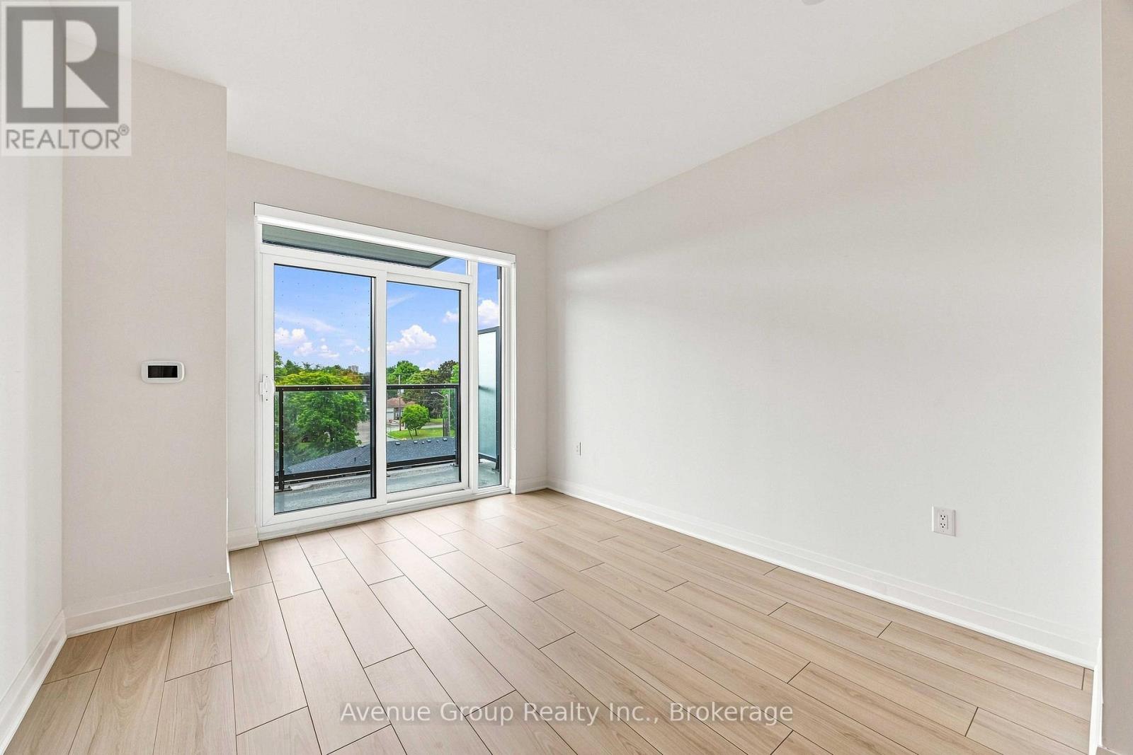414 - 700 Sheppard Avenue W Property Photo 6