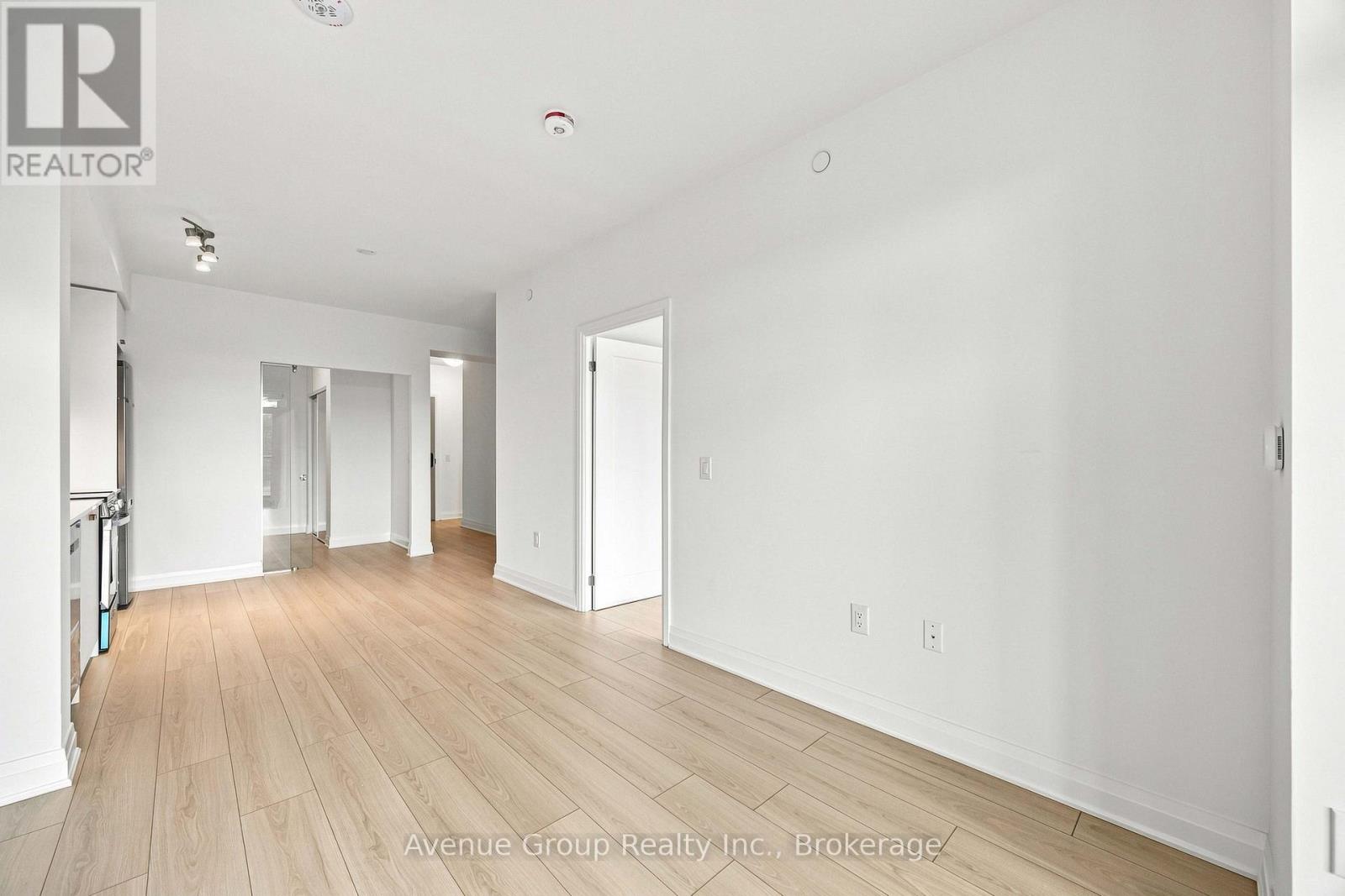 414 - 700 Sheppard Avenue W Property Photo 7