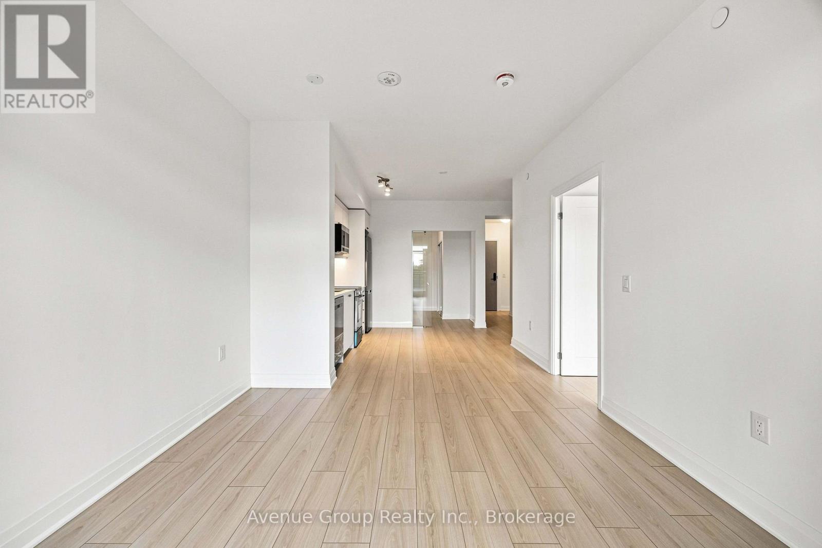 414 - 700 Sheppard Avenue W Property Photo 8