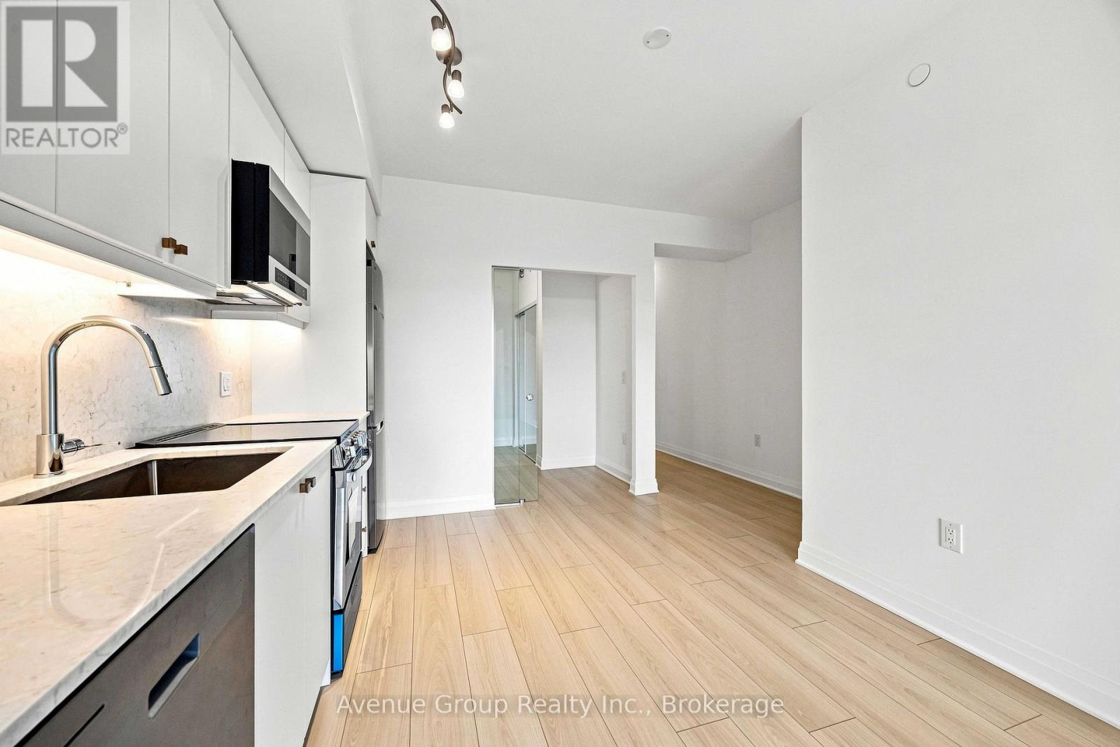 414 - 700 Sheppard Avenue W Property Photo 12