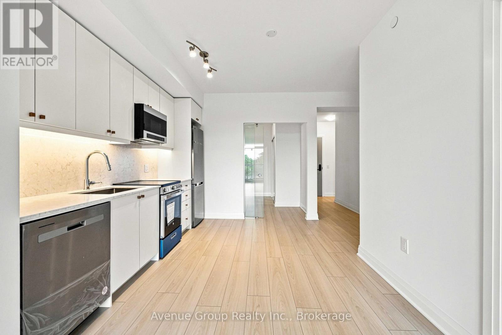 414 - 700 Sheppard Avenue W Property Photo 13
