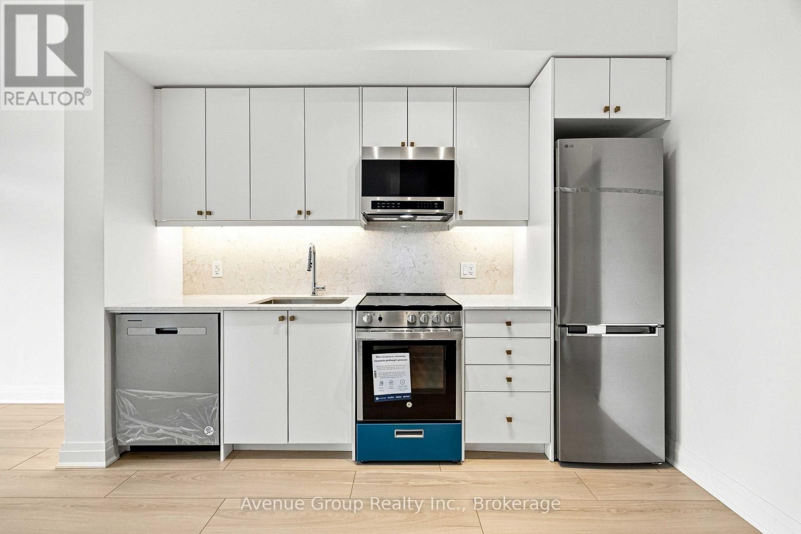 414 - 700 Sheppard Avenue W Property Photo 14