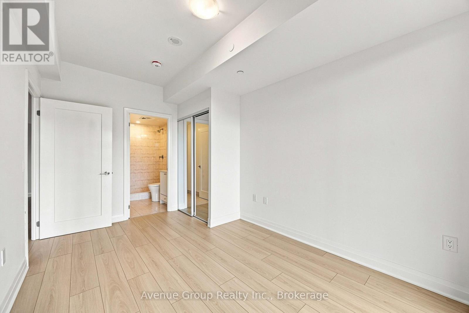 414 - 700 Sheppard Avenue W Property Photo 17