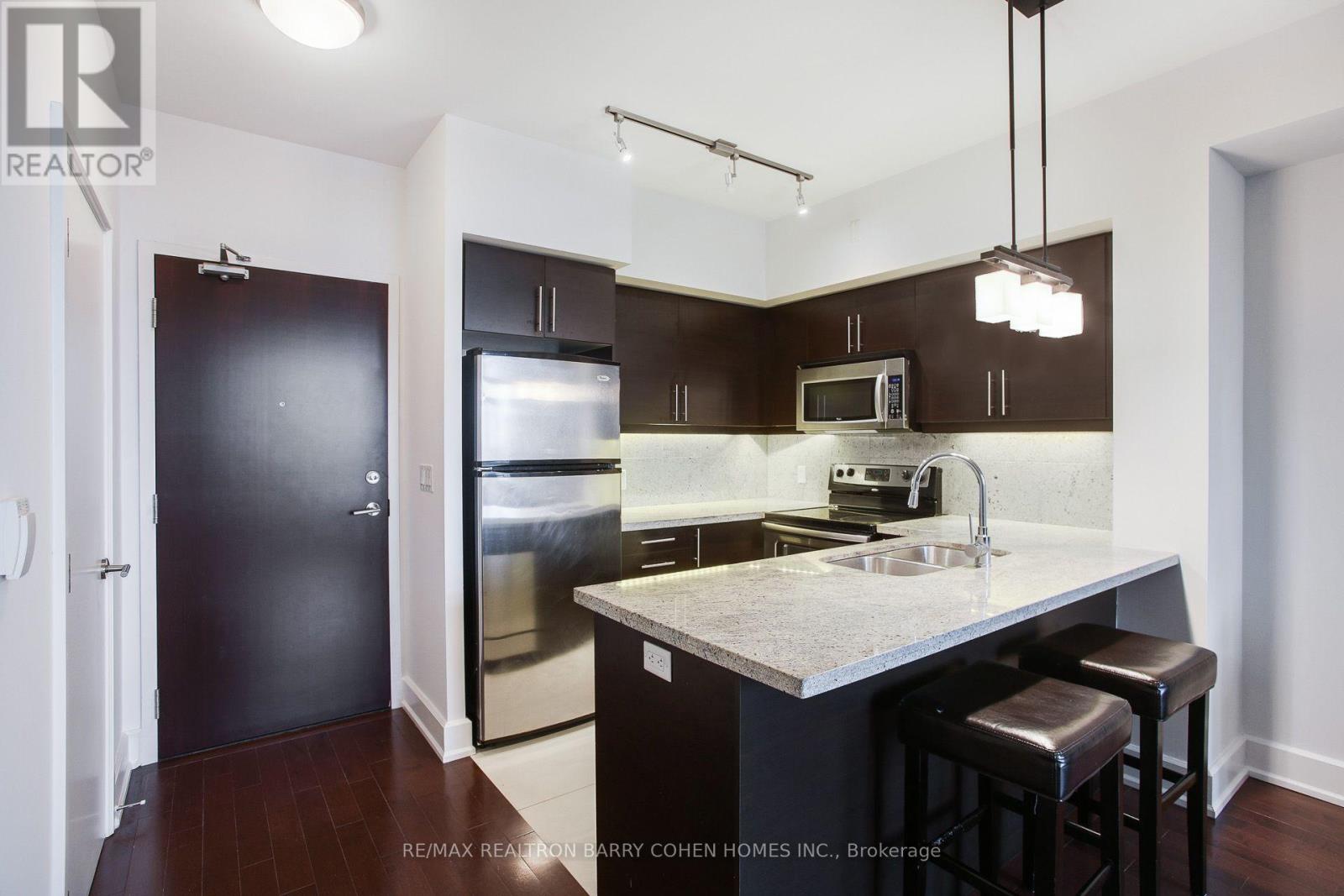 616 - 676 Sheppard Avenue E Property Photo 4