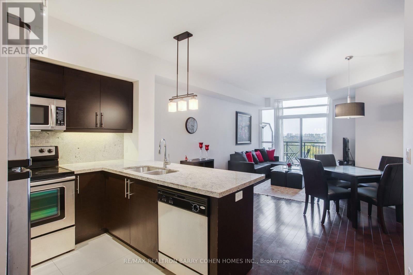 616 - 676 Sheppard Avenue E Property Photo 5