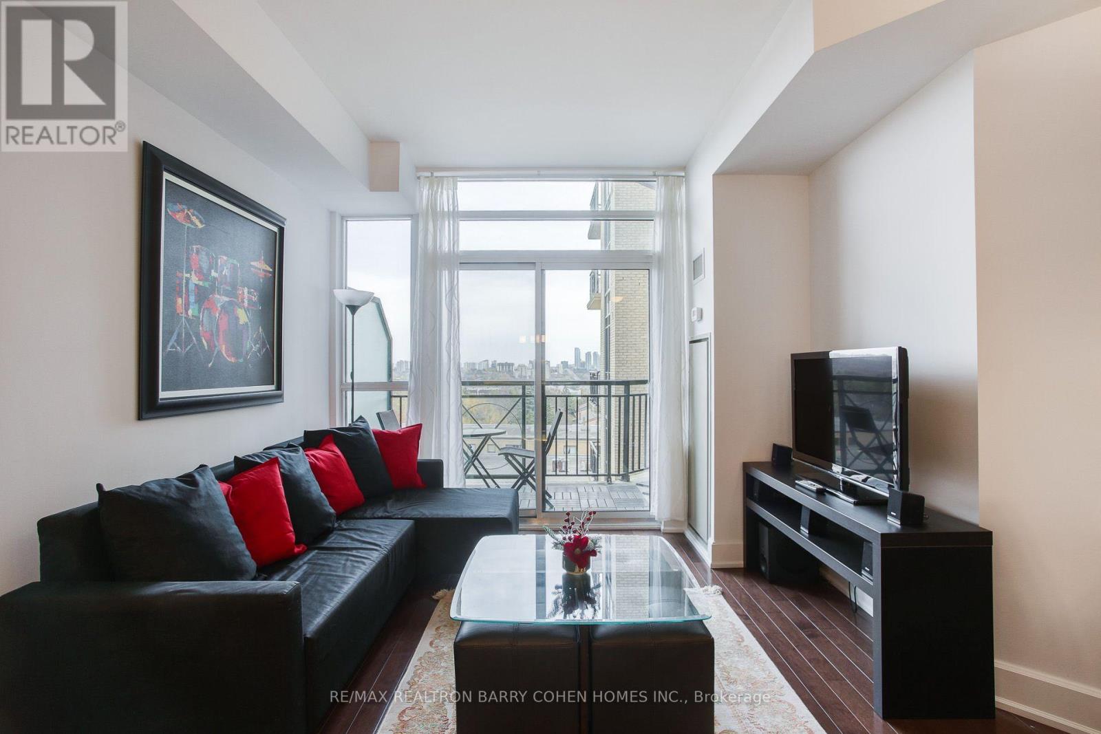616 - 676 Sheppard Avenue E Property Photo 9