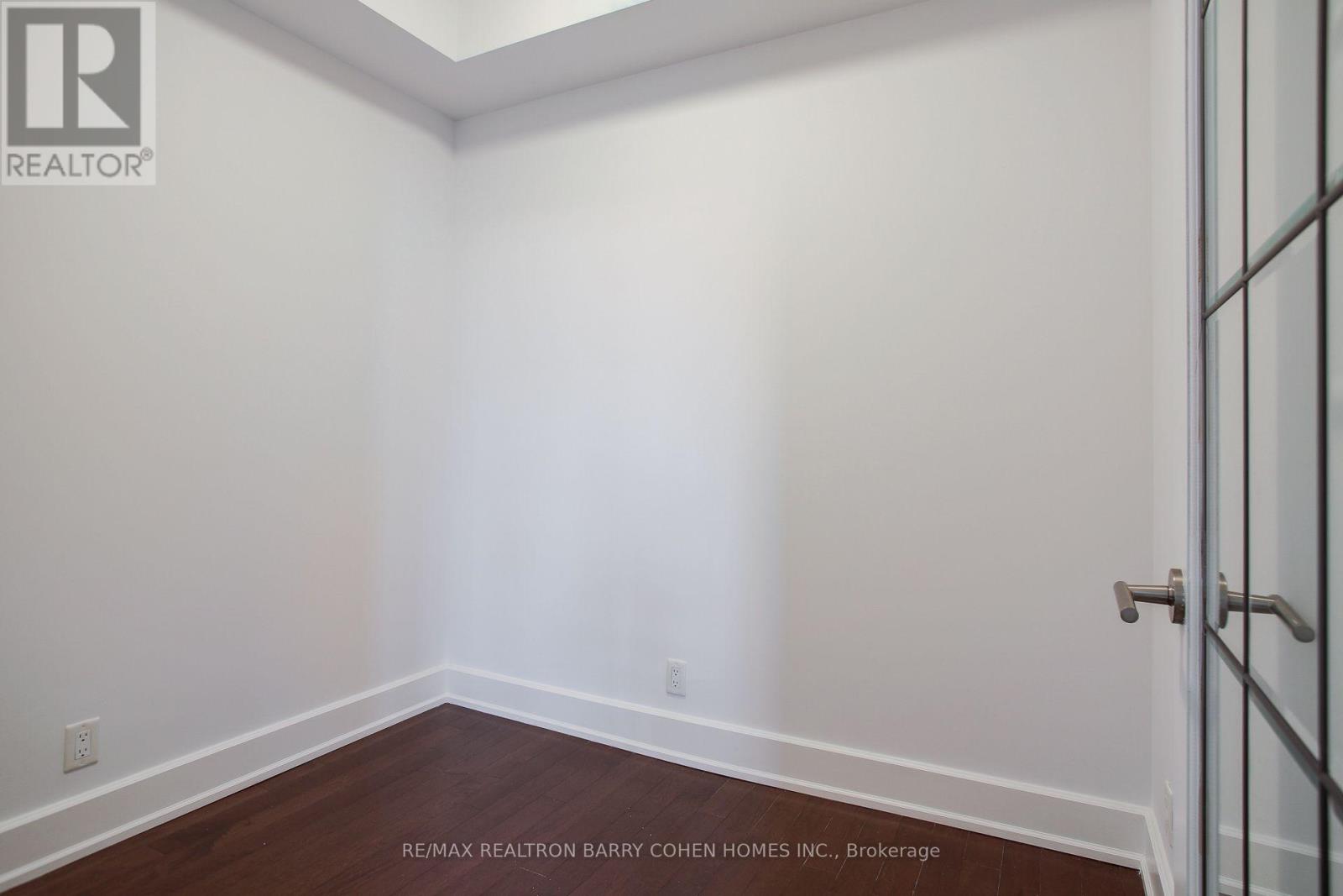 616 - 676 Sheppard Avenue E Property Photo 18
