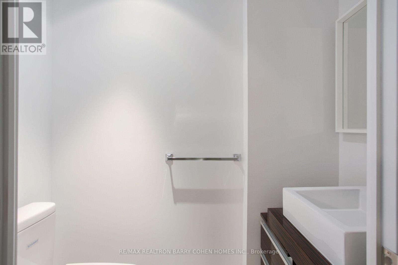 616 - 676 Sheppard Avenue E Property Photo 19