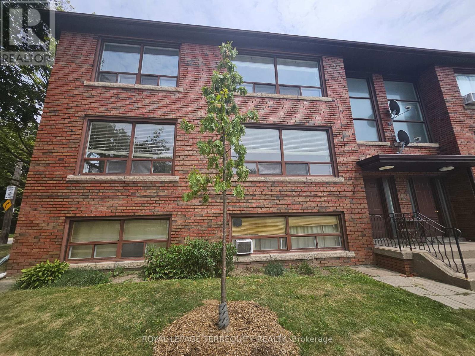 3 - 401 WINNETT AVENUE
