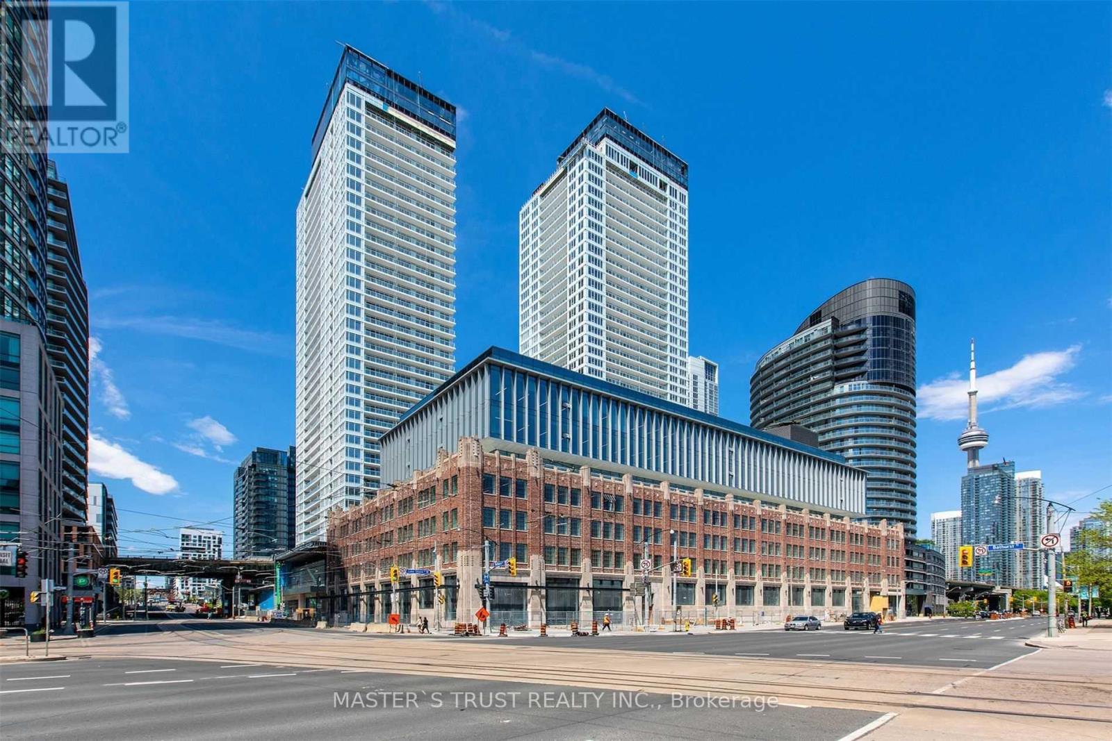 716 - 17 Bathurst Street Property Photo 1