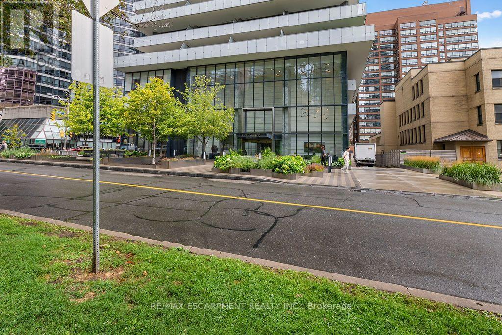 206 - 57 St Joseph Street Property Photo 1