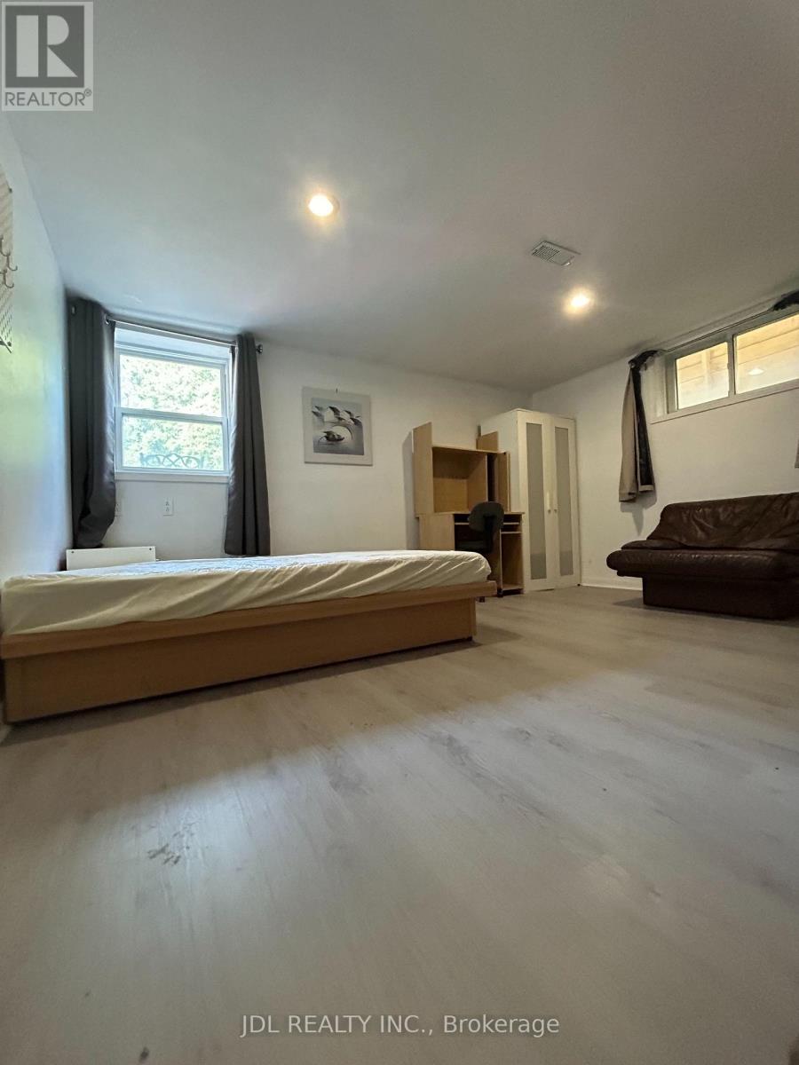 RENOVATED MASTER BEDROOM - 186 WILFRED AVE AVENUE Property Photo 1