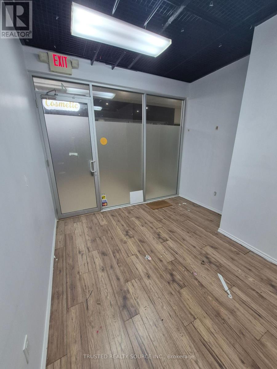 4 - 384 Yonge Street Property Photo 5
