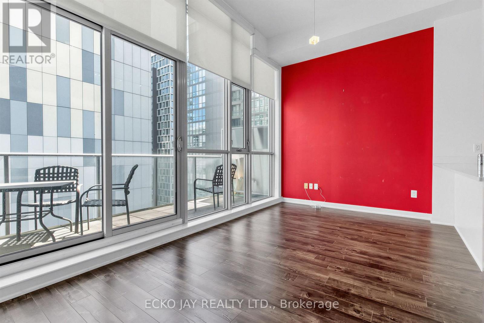 3506 - 375 King Street W Property Photo 2