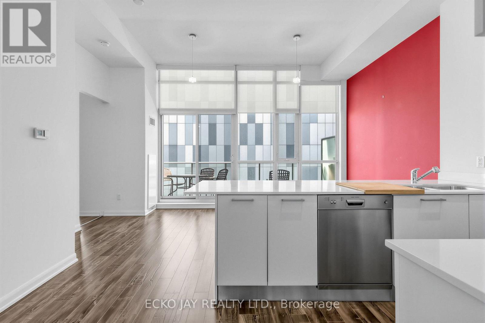 3506 - 375 King Street W Property Photo 6