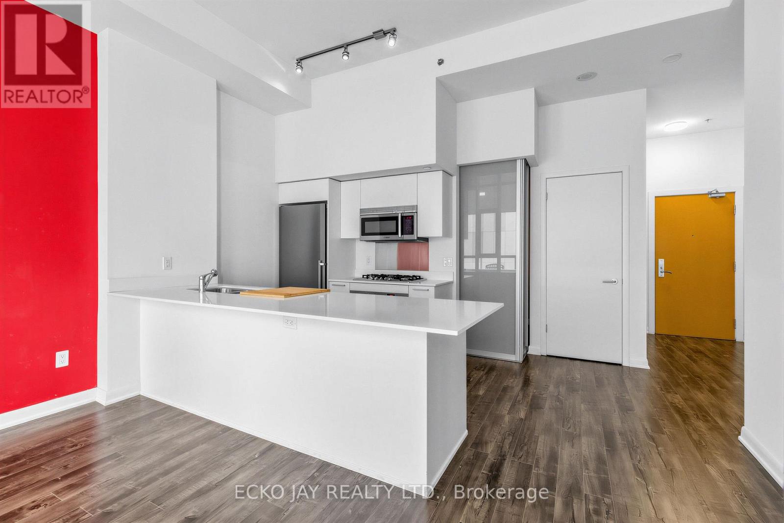 3506 - 375 King Street W Property Photo 8