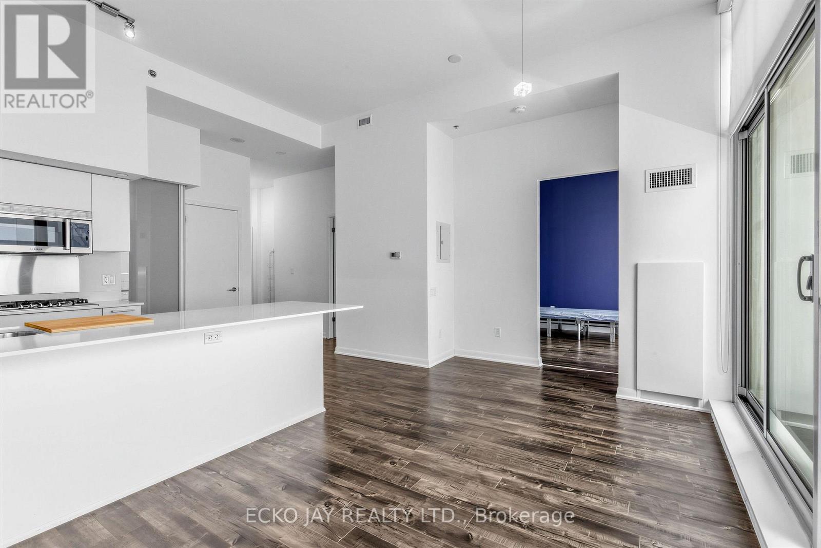 3506 - 375 King Street W Property Photo 10