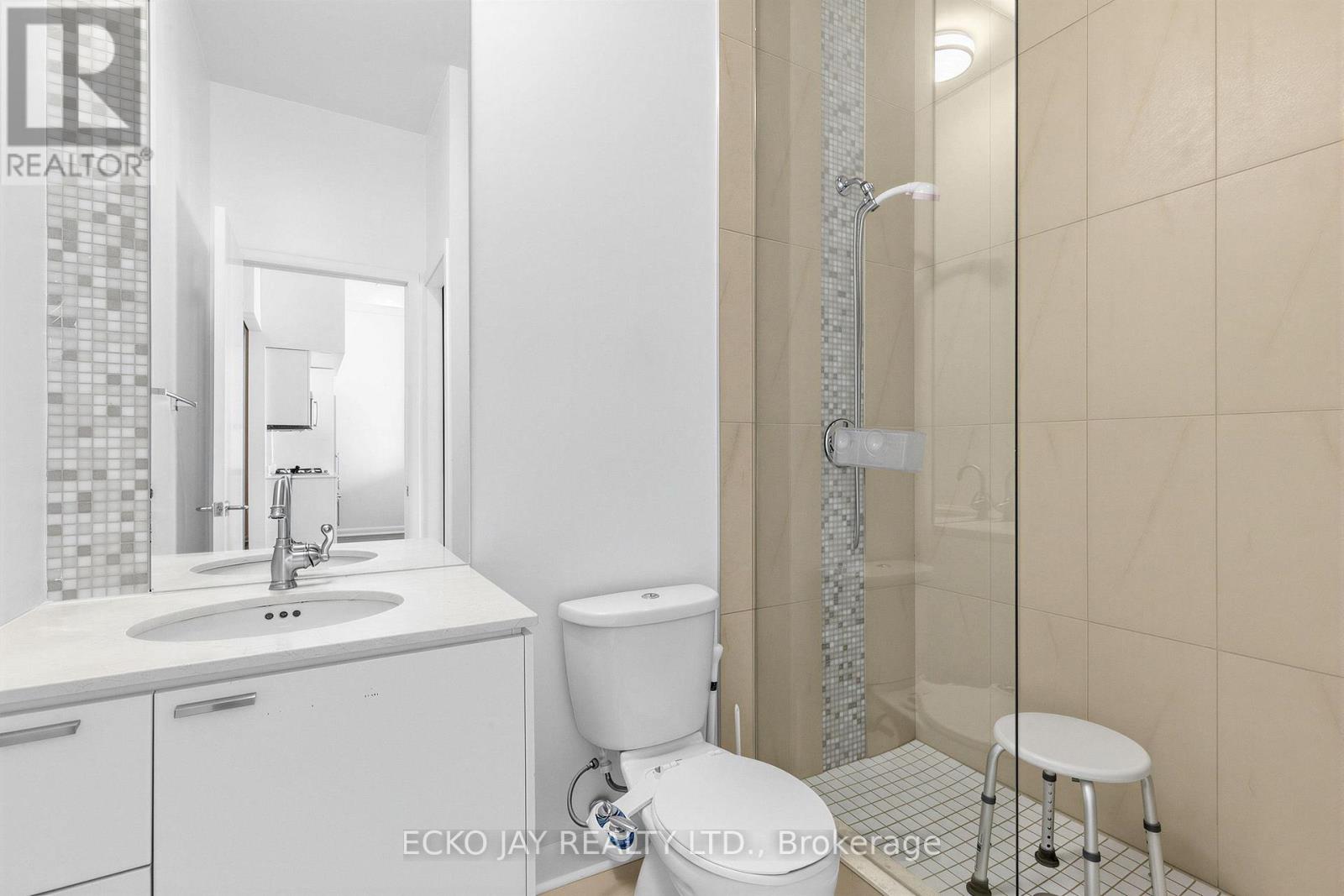 3506 - 375 King Street W Property Photo 13