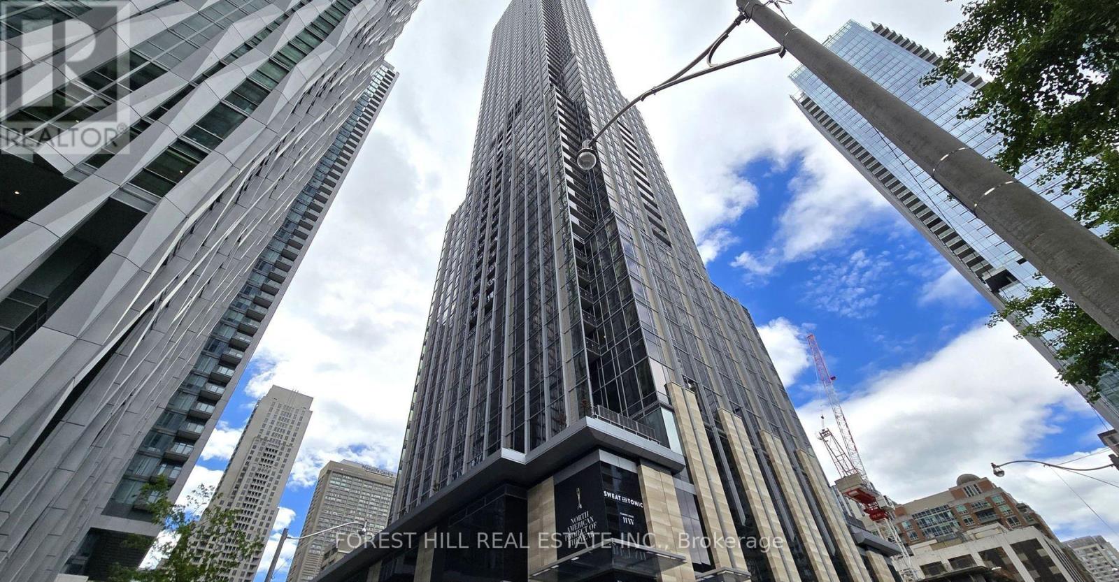 2411 - 11 Yorkville Avenue Property Photo 1