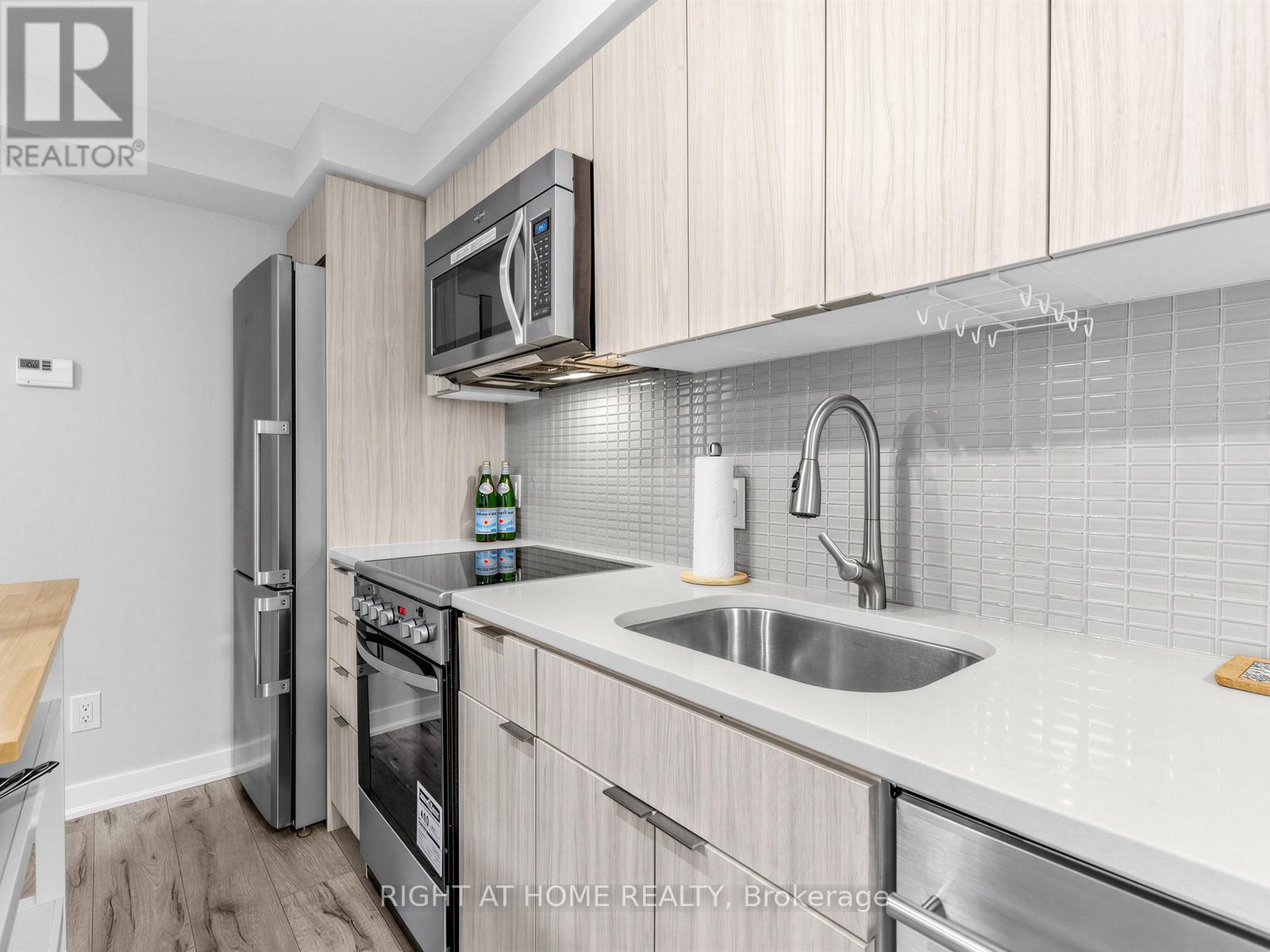 1210 - 295 Adelaide Street W Property Photo 6