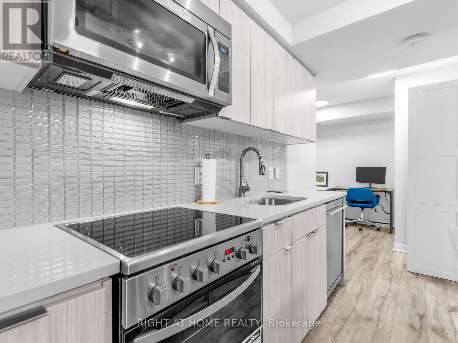 1210 - 295 Adelaide Street W Property Photo 7