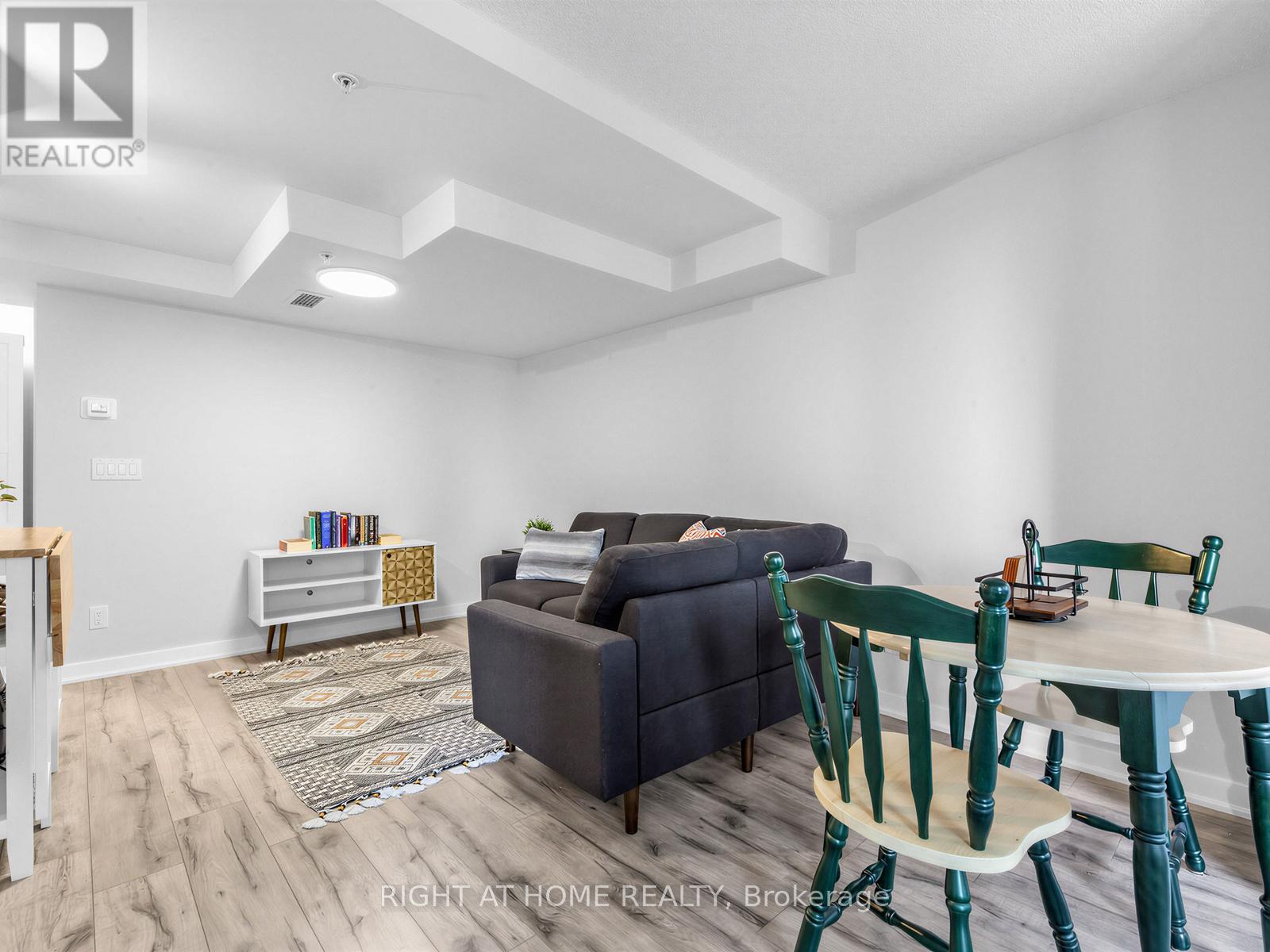 1210 - 295 Adelaide Street W Property Photo 8