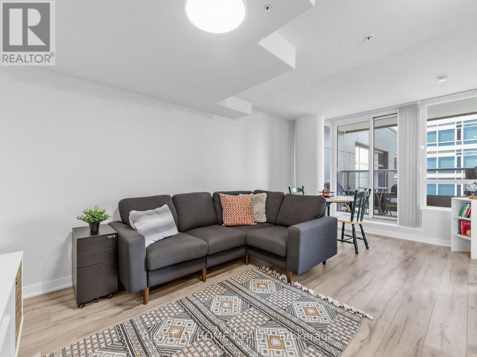 1210 - 295 Adelaide Street W Property Photo 11