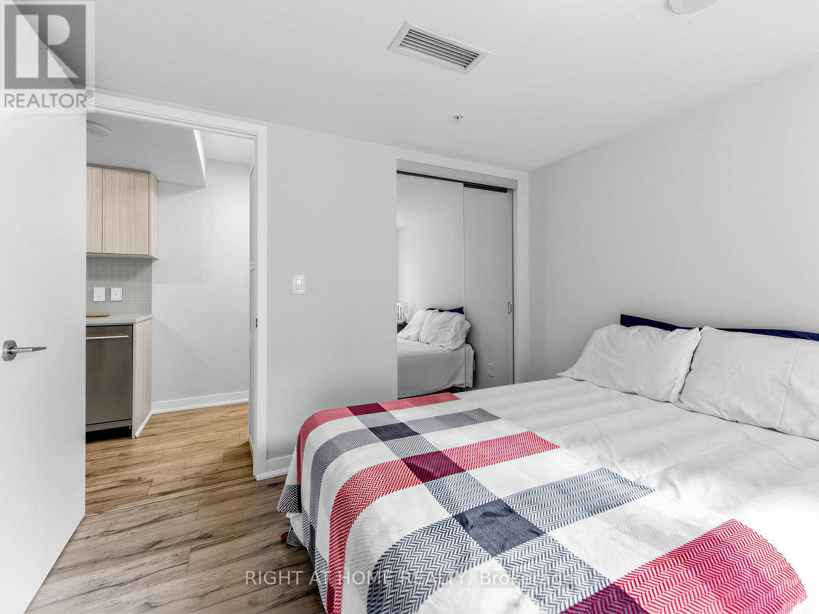 1210 - 295 Adelaide Street W Property Photo 17