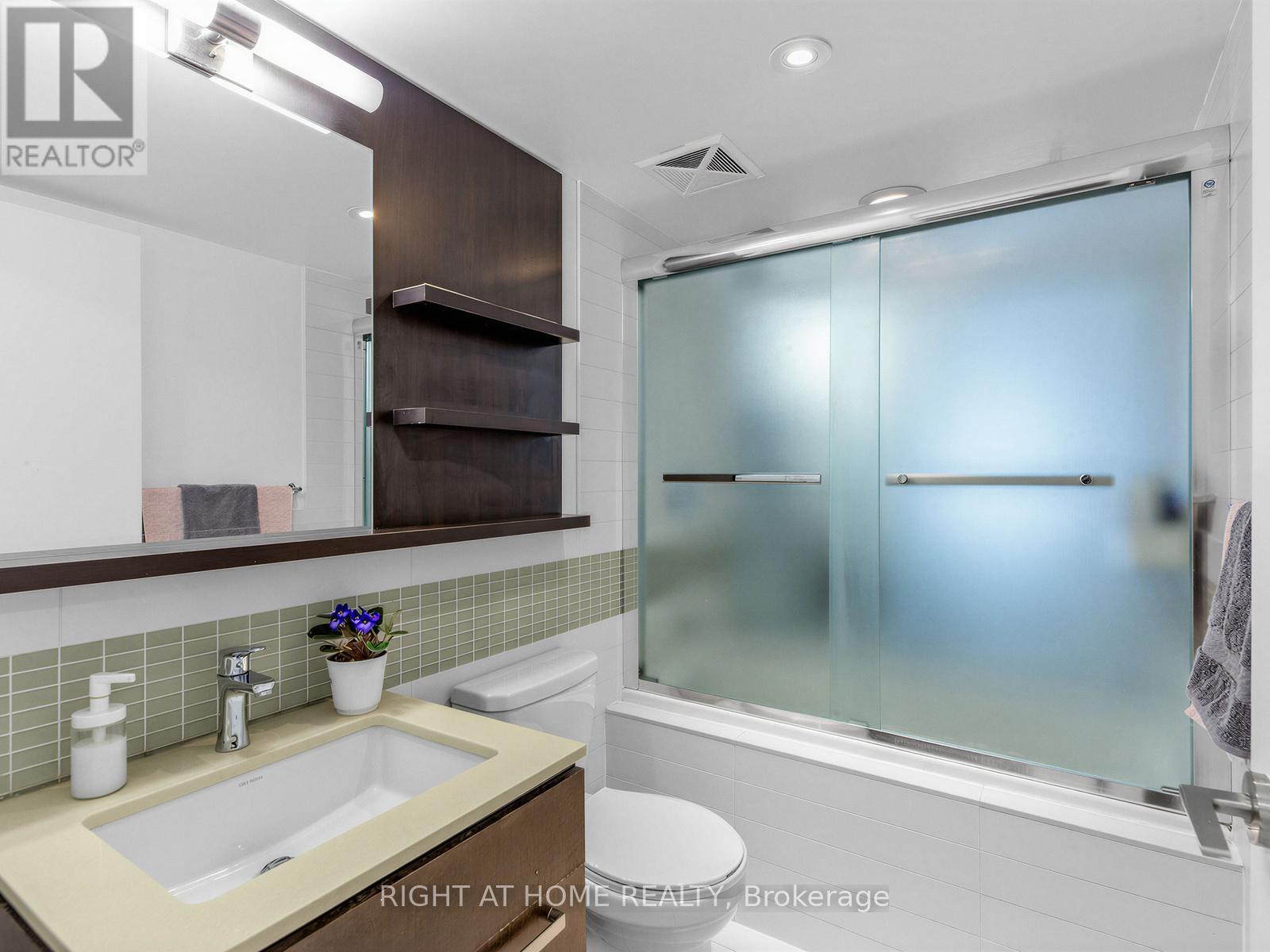 1210 - 295 Adelaide Street W Property Photo 18
