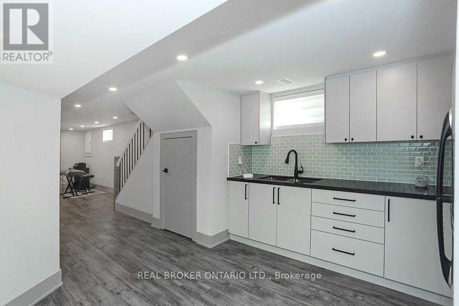 49 Fortrose Crescent Property Photo 4