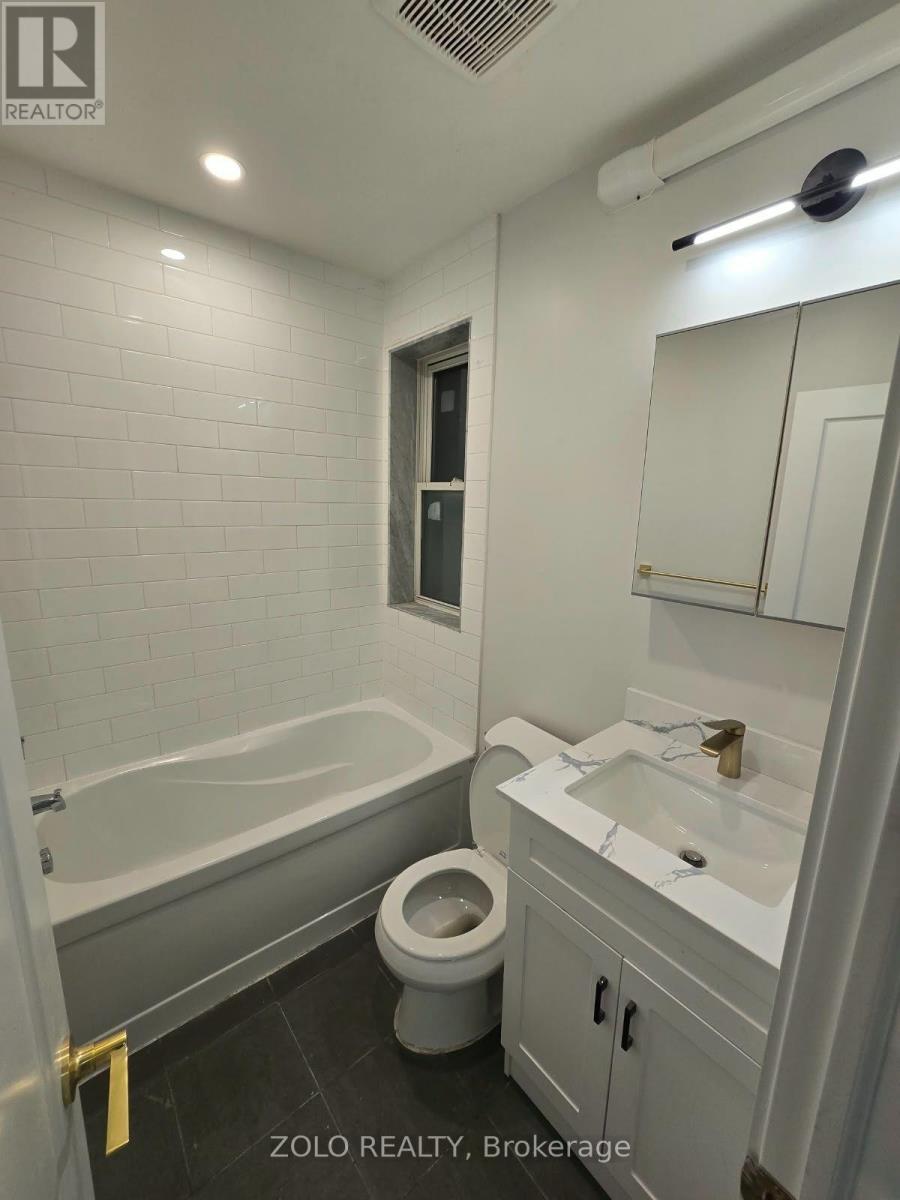#1 - 3525 BATHURST STREET N