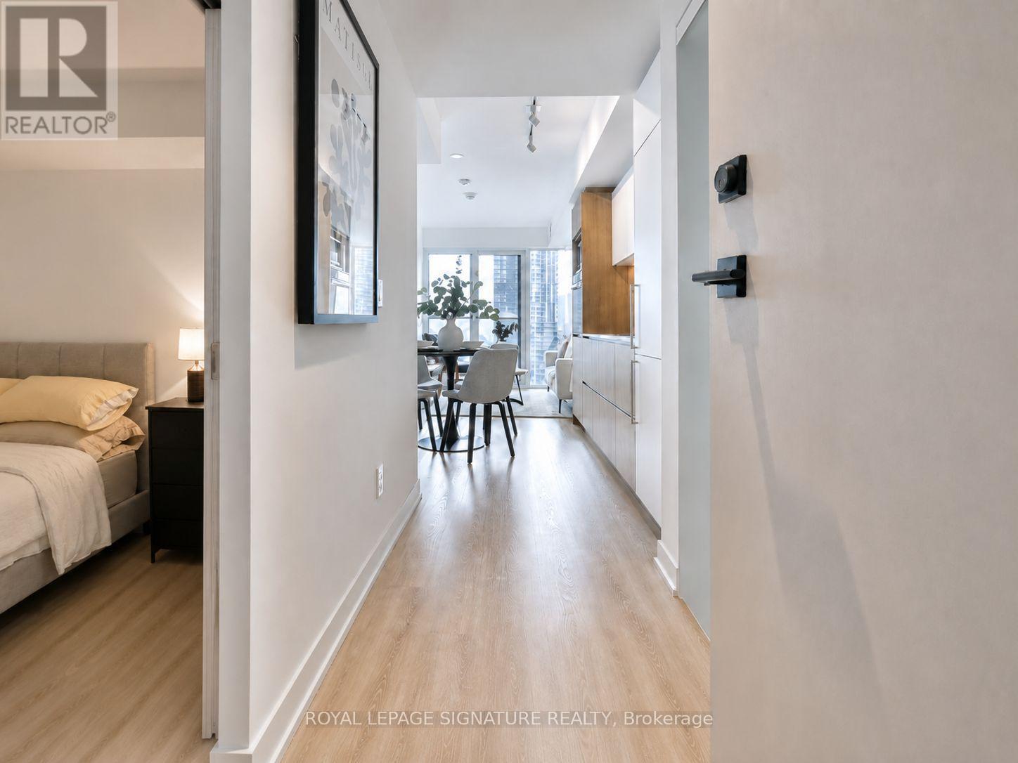 2916 - 319 Jarvis Street Property Photo 2