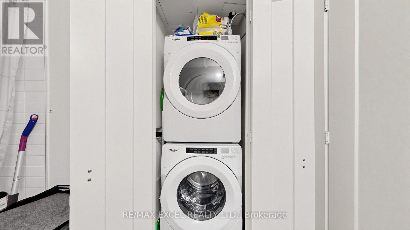 1010 - 330 Richmond Street W Property Photo 13