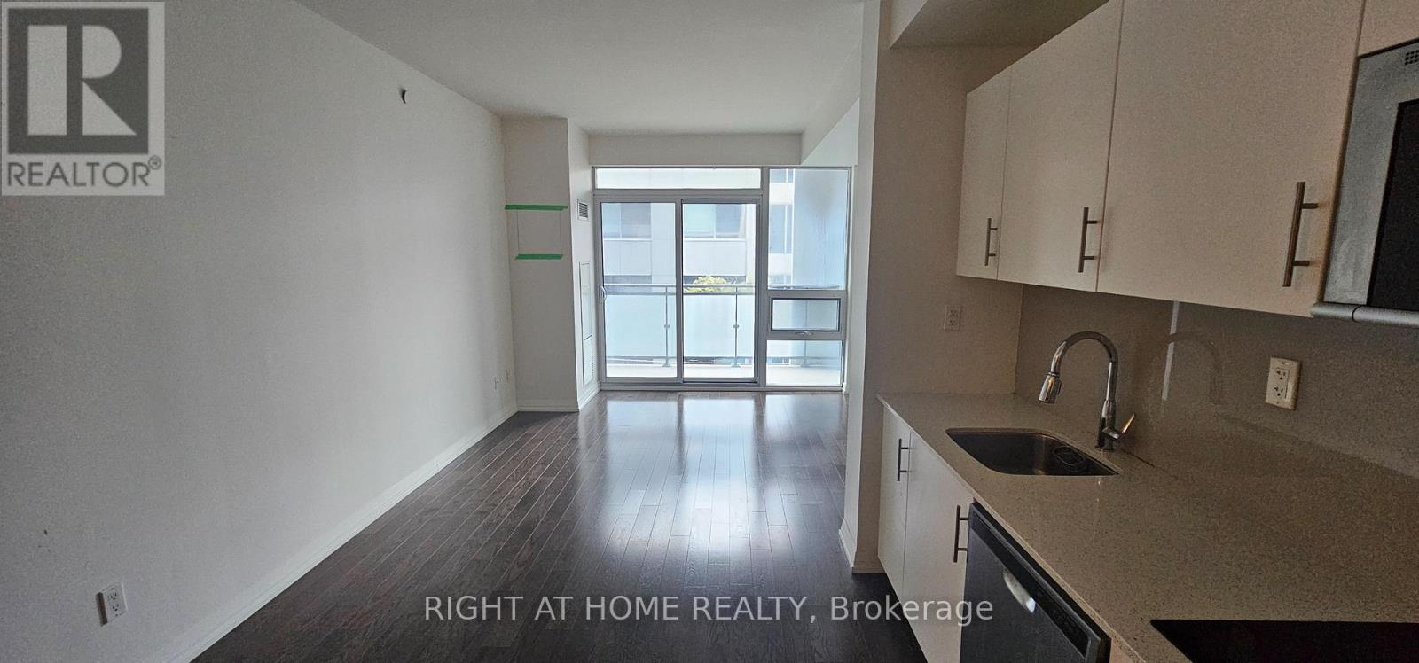 632 - 460 Adelaide Street E Property Photo 3