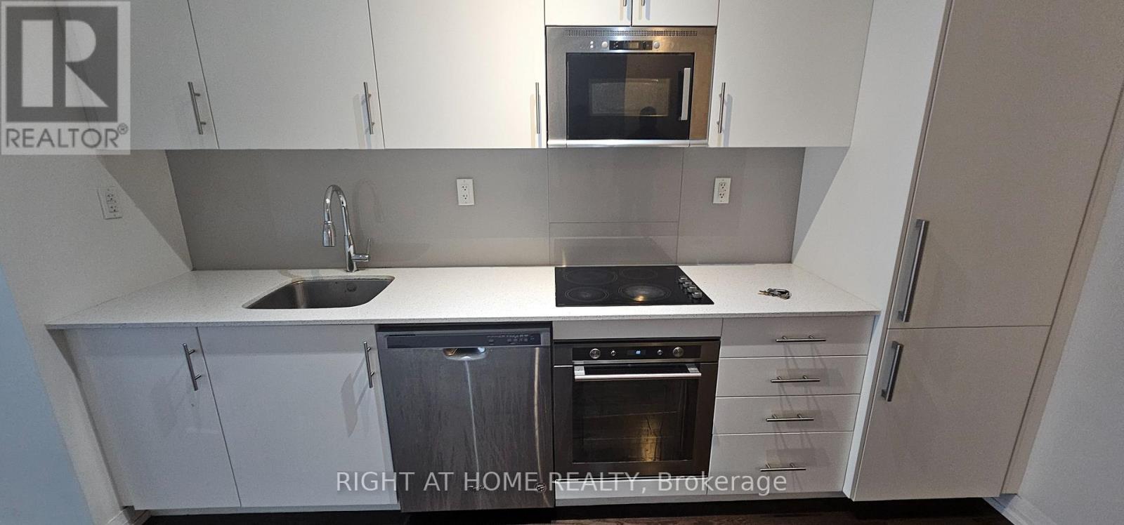632 - 460 Adelaide Street E Property Photo 5