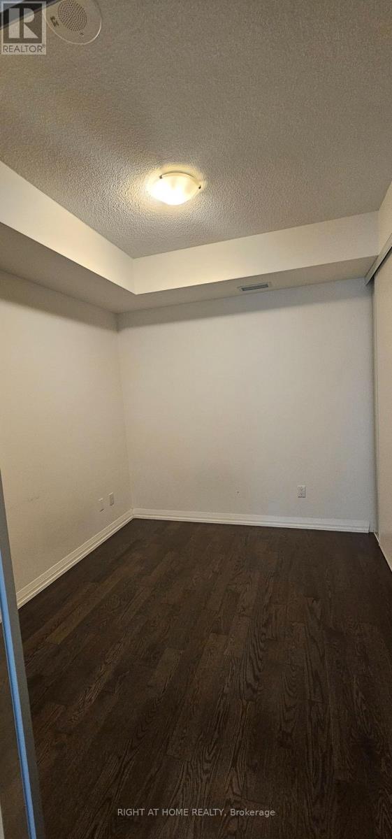 632 - 460 Adelaide Street E Property Photo 6