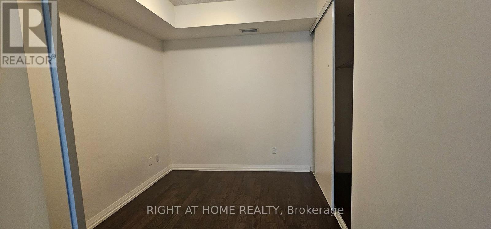 632 - 460 Adelaide Street E Property Photo 7