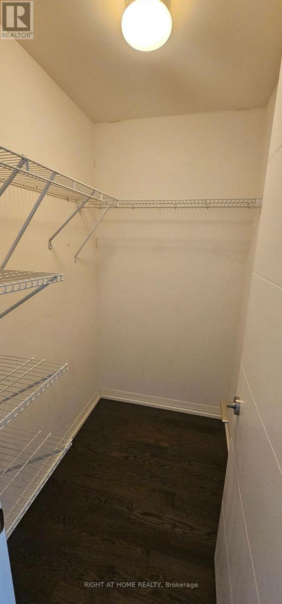 632 - 460 Adelaide Street E Property Photo 10