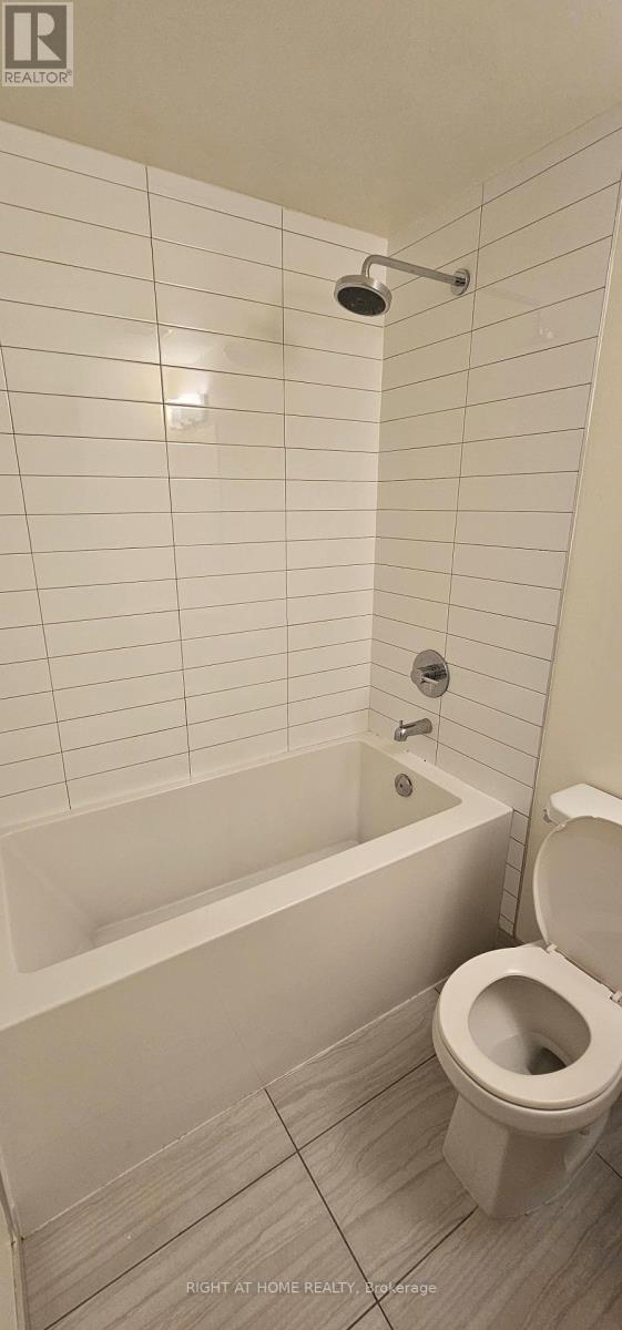 632 - 460 Adelaide Street E Property Photo 11