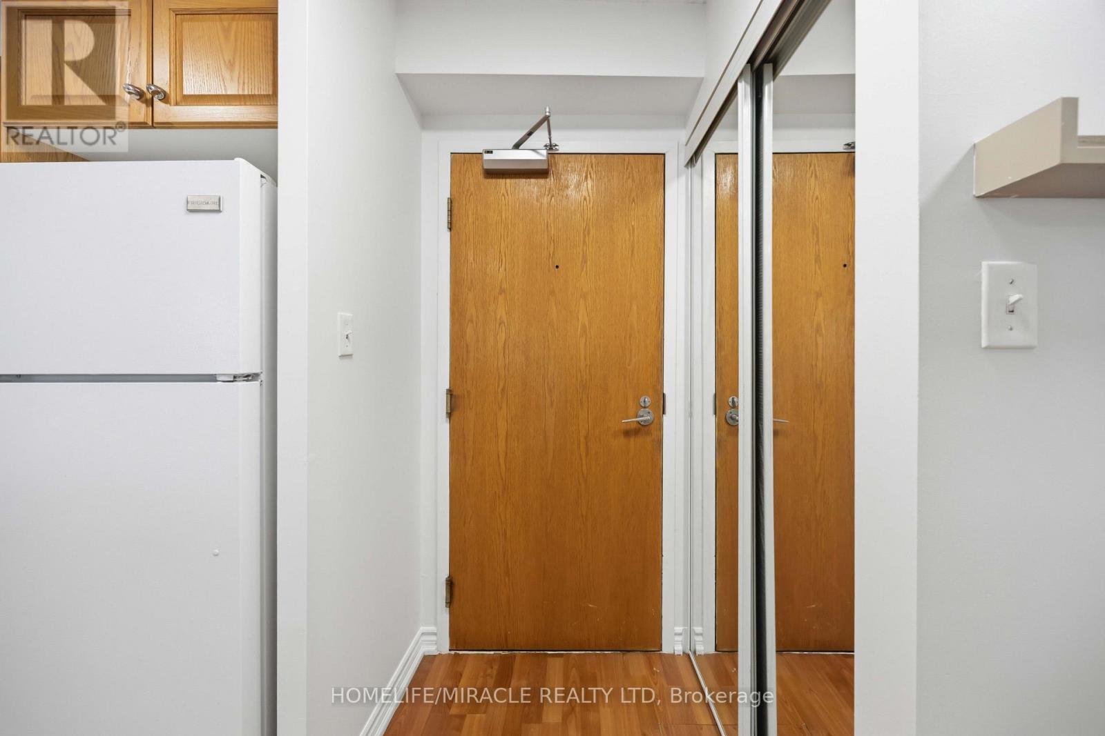 1010 - 7 Lorraine Drive Property Photo 5